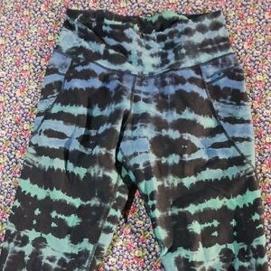 Old Navy Black and Green Tie-Dye Leggings